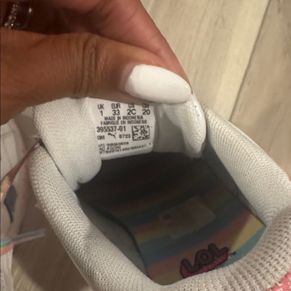 Girls LOL x Puma Sneakers - Picture 6 of 7